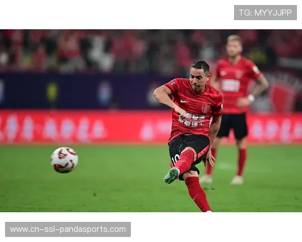 罗慕洛出球线路遭针对性封锁 蓉城中场核心受限导致进攻组织受阻